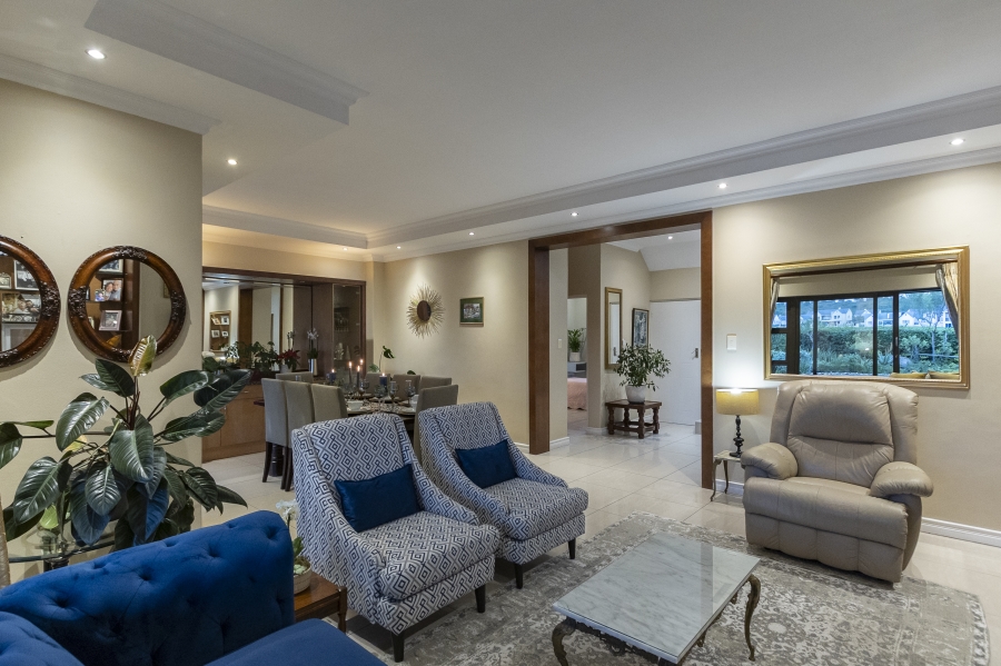 5 Bedroom Property for Sale in De Wijnlanden Residential Estate Western Cape